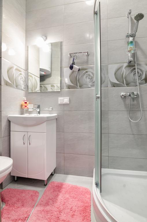 Alfa Apartments Levytskoho 3 Lviv Exteriör bild